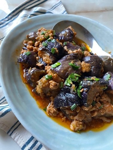 なすと豚肉の炒めものレシピ5選。ジューシー仕上げのコツも！ほほえみごはん-冷凍で食を豊かに-ニチレイフーズ