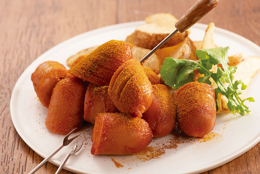 揚げないアメリカンドッグ▶︎ @gk_hiroka もう揚げない！ でもちゃんとアメリカンドッグになってる〜💕と心の中でガッツポーズが出たレシピ💪✨ 時間が経つとしっとりして食べやすいよ〜😊 子どもが好きな味🙋‍♀️ 今回もホケミでサクッと作ります！・気になる