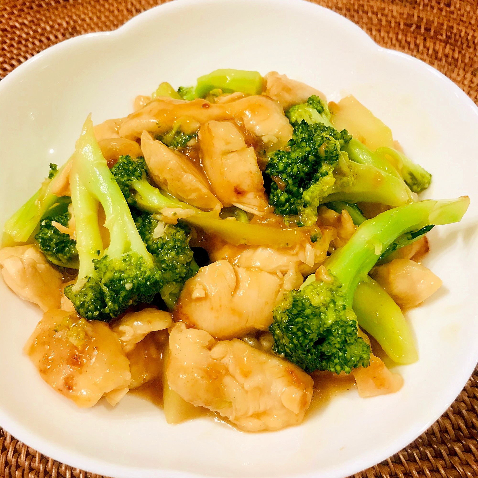 ブロッコリーとささみのガーリック炒め