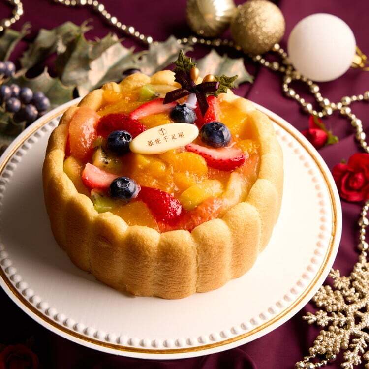 ⁑, スポンジの材料たった3つだけ!, 犬用誕生日ケーキ🎂✨, 毎年買うか作るかで迷うのだけど, 今年も手作りにしました❣️,材料 , 米粉 120g, 卵4個, 豆乳40g,飾り付け用 , プレーンヨーグルト400g, いちご, バナナ 中に入ってます♪ , キウイ, 焼いも,happybirthday6歳,bordercolliesbordercollie