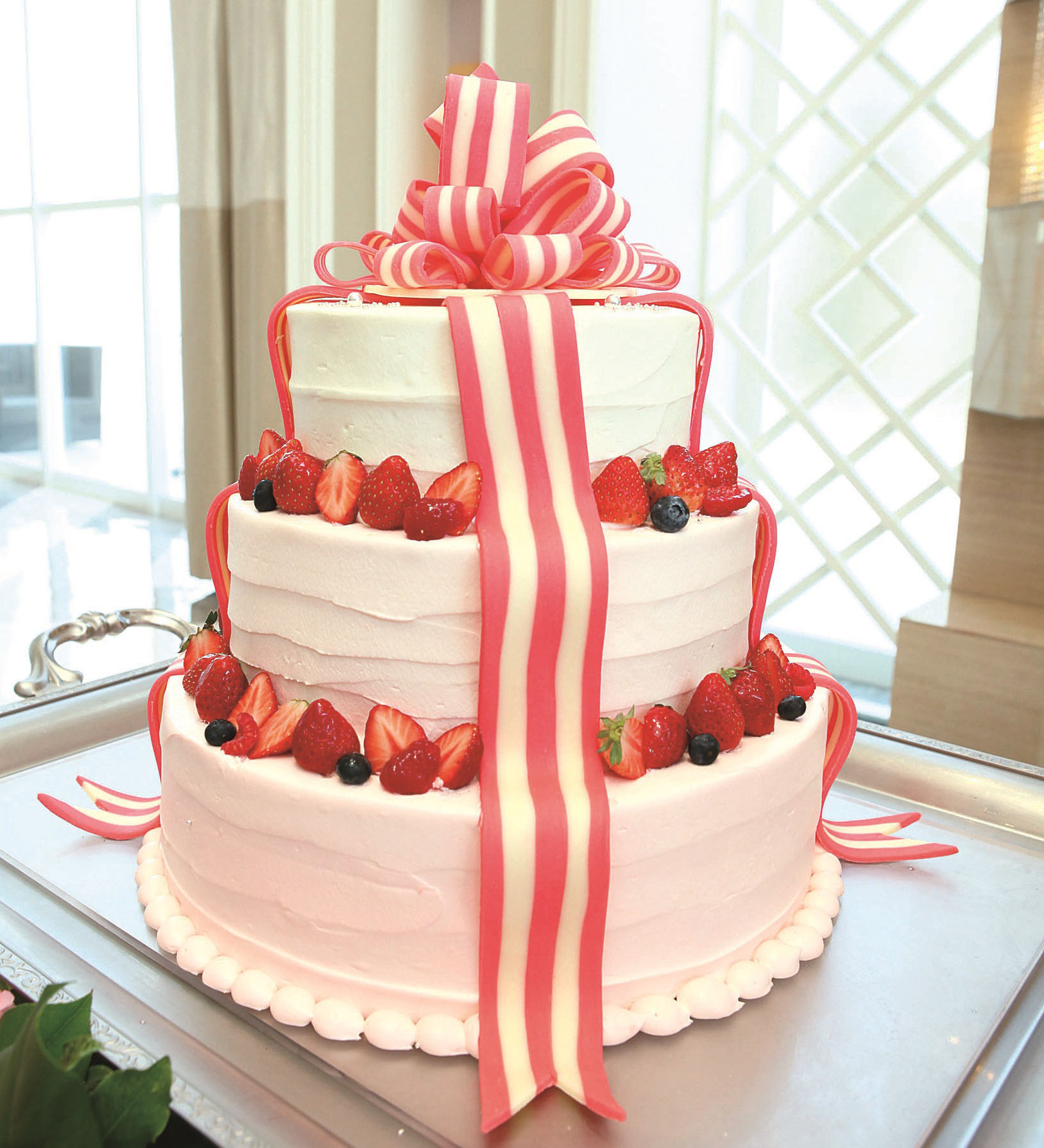 ◇ウェディングケーキ◇ザ・サーフ オーシャンテラス千葉県 稲毛海浜公園・検見川浜の結婚式場・ゲストハウス 公式