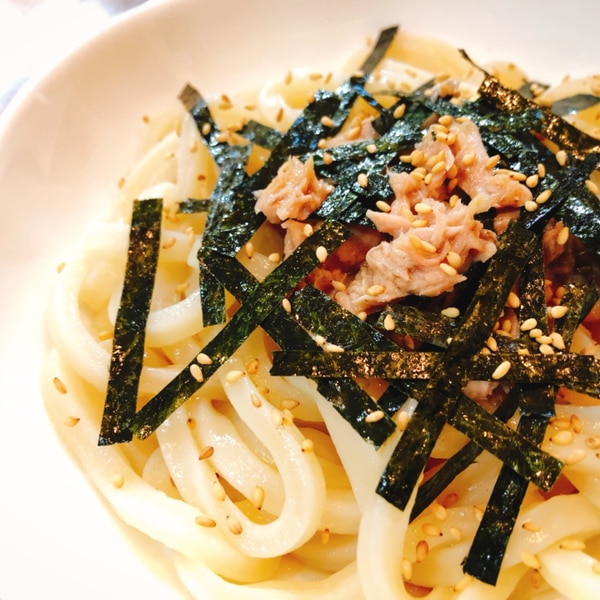 豚バラナスうどん‼︎, 主婦の昼ごはんはこんなもの。, 簡単でもおいしくてはならぬ🤤, -———作り方———,1.うどんをレンジで加熱しておく 袋の表記の加熱時間 , 2.豚バラと茄子を切る,3.食べる器 耐熱皿 に2と★とお湯50mlを入れてラップをかけレンジで5分加熱する, 4.1と3を混ぜて完成, ————材料———, □豚バラ 80g, □ナス1 2本, □うどん1袋,