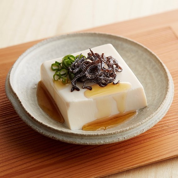 お願い！冷奴に「あの粉」かけてみて 旨み大爆発「劇的にうまい ！！」食べ方「しょうゆいらず」「豆腐の味が濃いっ」ヨムーノ