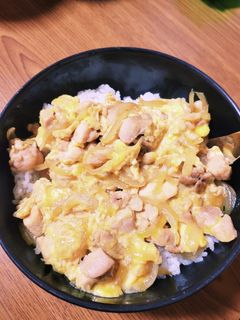 うどんスープの素で♪簡単親子丼☆