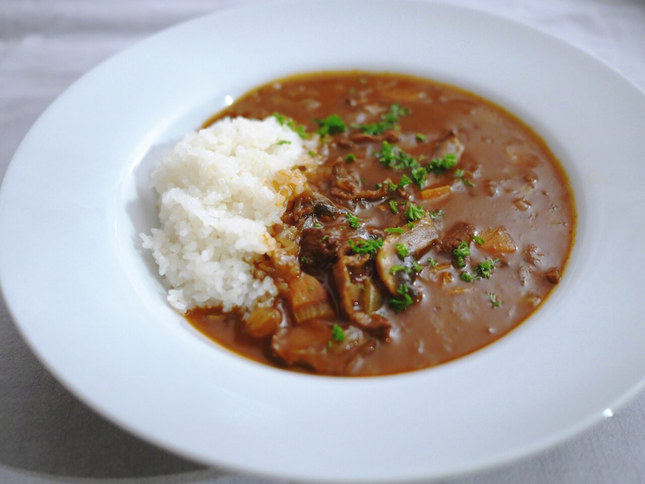 テレビ出演のお知らせ NHKきょうの料理に出演します。 Eテレ 12月5日 火 21:00〜21:24 再放送 Eテレ12月6日 水 11:30〜11:54 フライパンで作る洋風煮込みを3品ご紹介します。 初めてご一緒させていただいた安藤アナ、ありがとうございました!きょうのの料理関岡