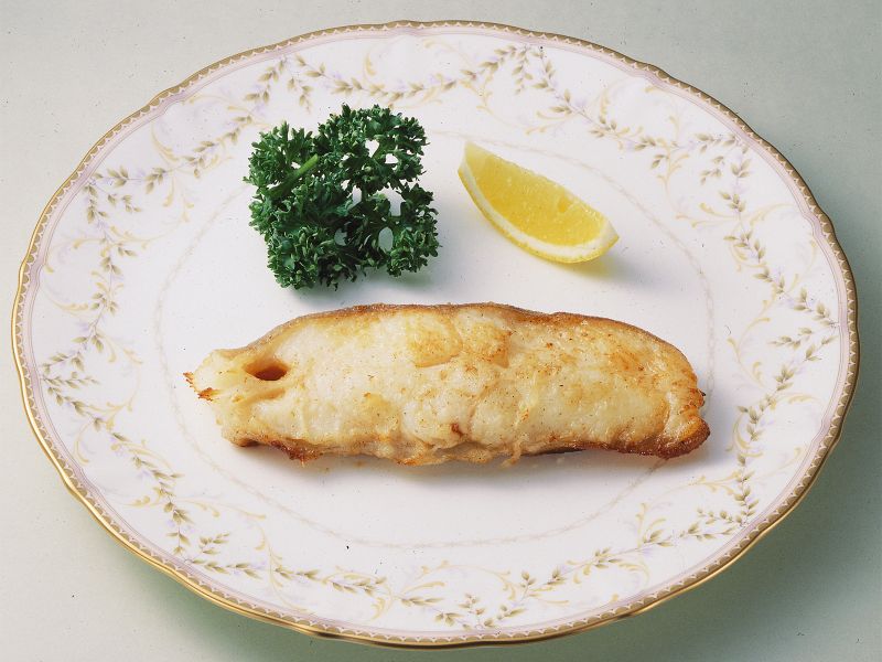 液塩で鰆のムニエル♪トマトバジルソースおみそならハナマルキ