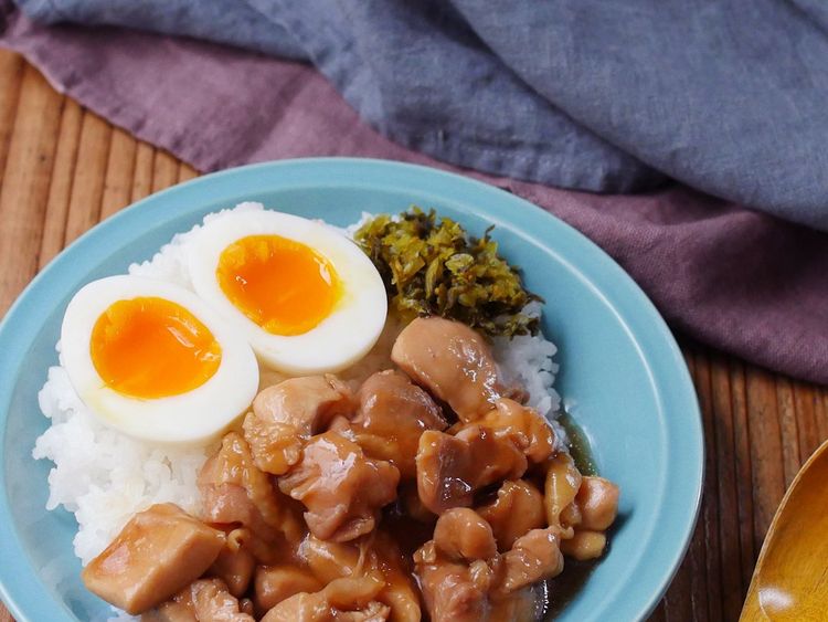 鶏肉で作るルーローハン
