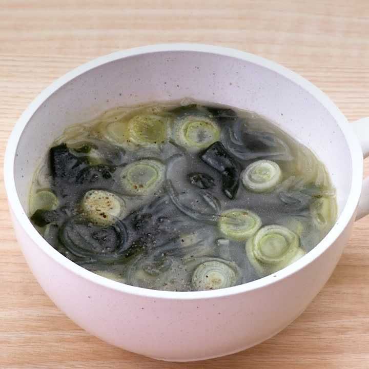 シンプルうまい♡『わかめとかにかまと春雨の酢の物』