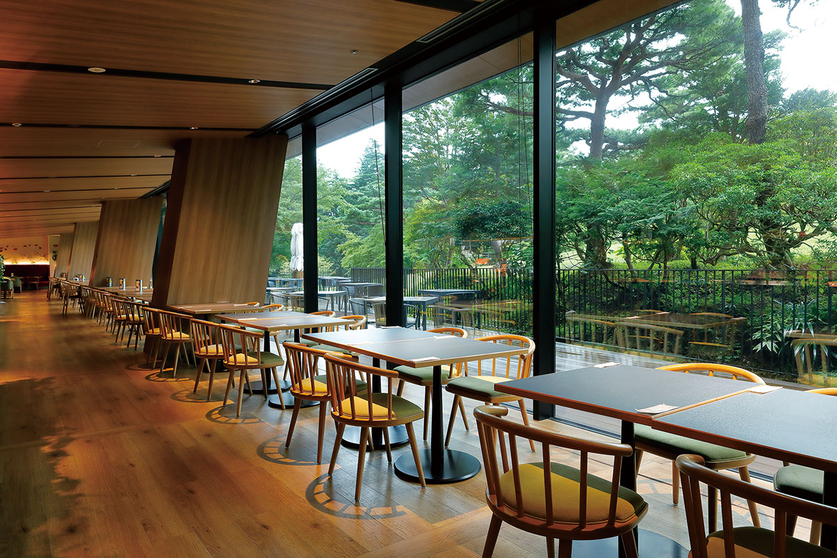 惣菜屋フォンテンブロー @fontainebleau.1971さんの週替わり弁当✨ メニューが豊富で、こちら 3枚目 は、メンチカツ弁当と今週のおすすめポトフ!メンチカツは分厚くジューシーで、ポトフはホクホクお肉やゴロゴロ野菜がたっぷり入ってボリューム満点😋 毎週メニューが