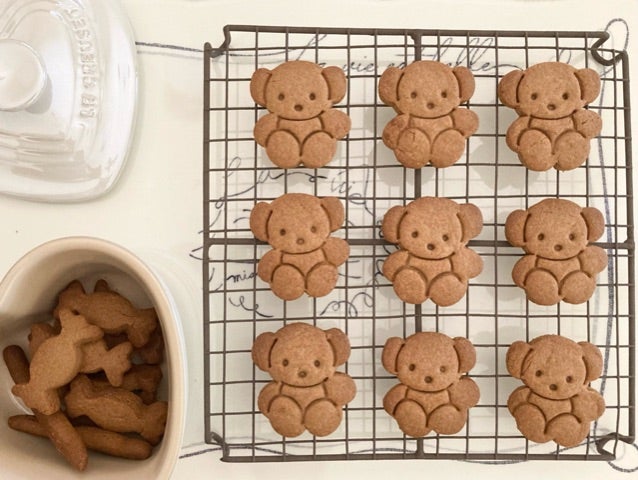 材料４つ！バター・砂糖不使用でもサクサクの米粉の型抜きクッキー共立食品株式会社