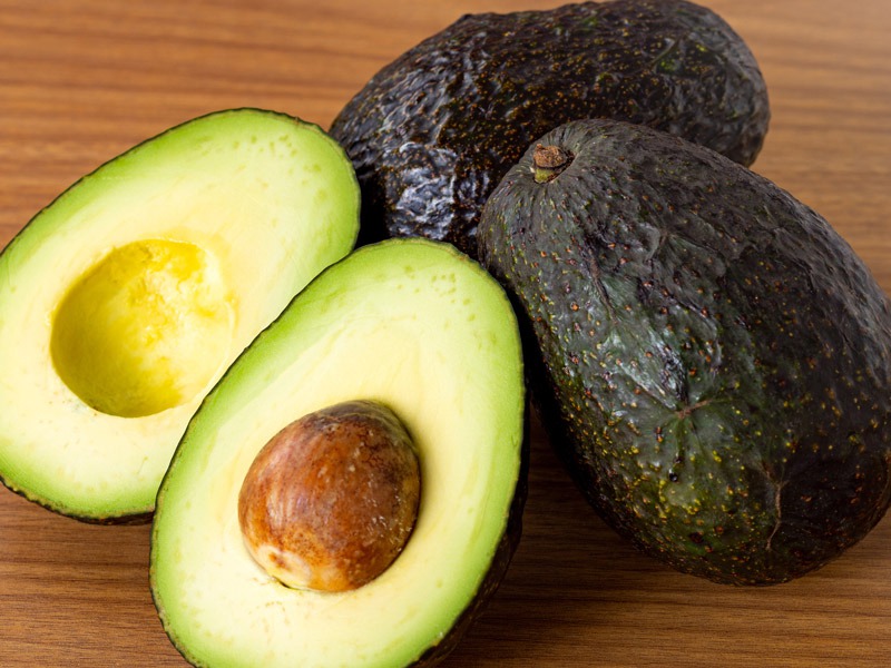アボカドの食べ頃は“ヘタ”で見極める。硬すぎたらどう使う？ « 女子SPA