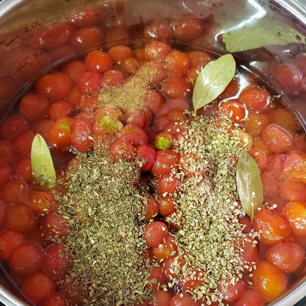 冷凍ミニトマトが激うま♡野菜と豚肉のチーズ炒め