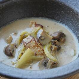 鶏もも肉とキャベツの煮込み料理を紹介♪寒い日に人気のレシピ5選の人気レシピ・作り方デリッシュキッチン