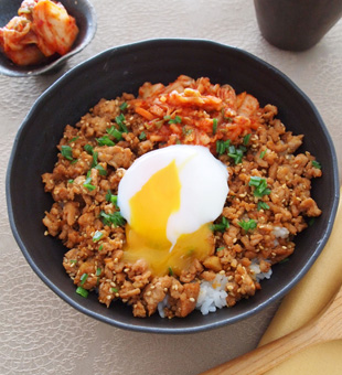 甘辛ひき肉丼の簡単レシピ