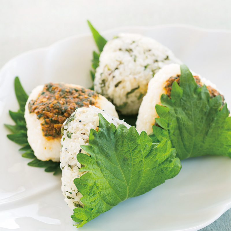 NEWクレラップを使った「おにぎりの包み方」アイディア集クレライフクレハの家庭用品サイト