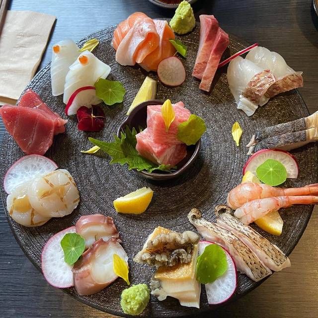 タコでプリンセスが描かれる!?魚介の盛り付けで描かれる「お刺身アート」が話題ウォーカープラス