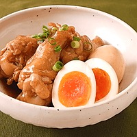 コクうまでボリュームたっぷり!「厚揚げ×手羽元の○○煮」5選フーディストノート