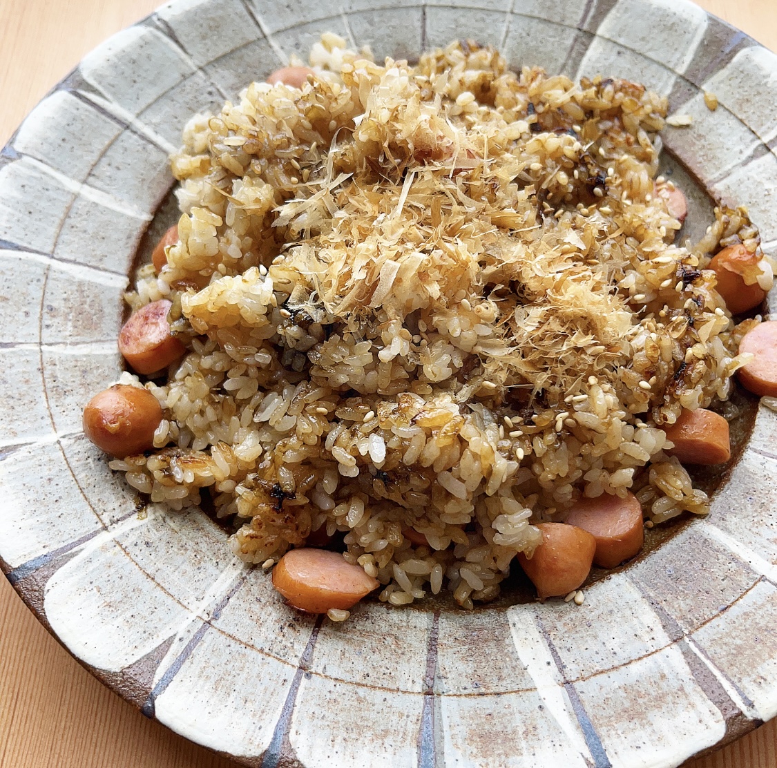 簡単なのに超美味い!ニンニク香る焦がし醤油の黒旨炒飯の作り方 炒飯のアレンジレシピ- だれウマ