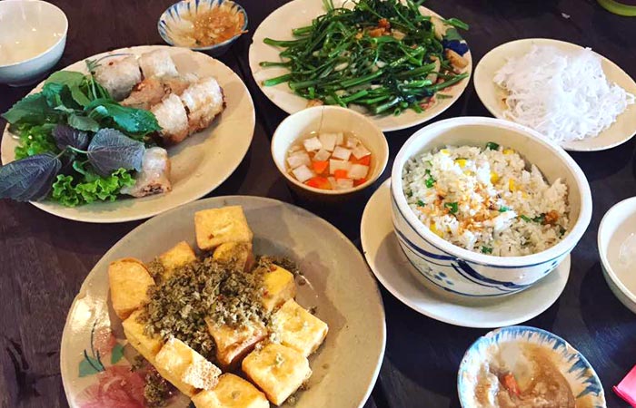 カンタン、おいしい、ベトナムごはん。中塚雅之 Noriyuki Nakatsuka森泉麻美子 Mamiko Moriizumi産業編集センター出版部