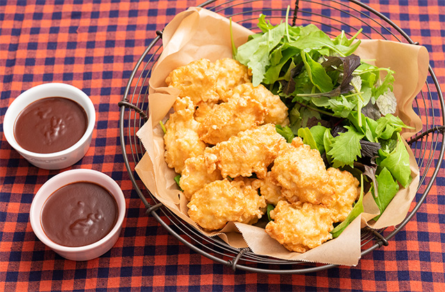 ナゲットは、バーベキューソースとマスタードソースを半分ずつ付ける派です。 得した気分☺️👌。小島聡新日本プロレスマクドナルドチキンナゲットマスタードソースバーベキューソース