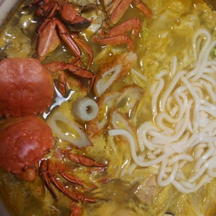 毛ガニを丸ごと! “毛ガニと大根の白味噌バター鍋” 絶品鍋レシピ28daysWeb eclat50代女性のためのファッション、ビューティ、ライフスタイル最新情報