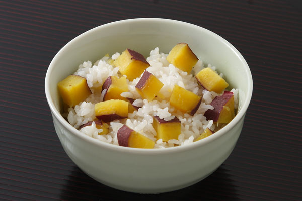 炊きたての白ごはんの写真素材FYI04660983ストックフォトの Qlean Market キュリンマーケット