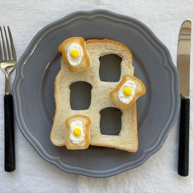 焼くとおばけが出現!アルミホイルですぐできるハロウィントーストえんウチ