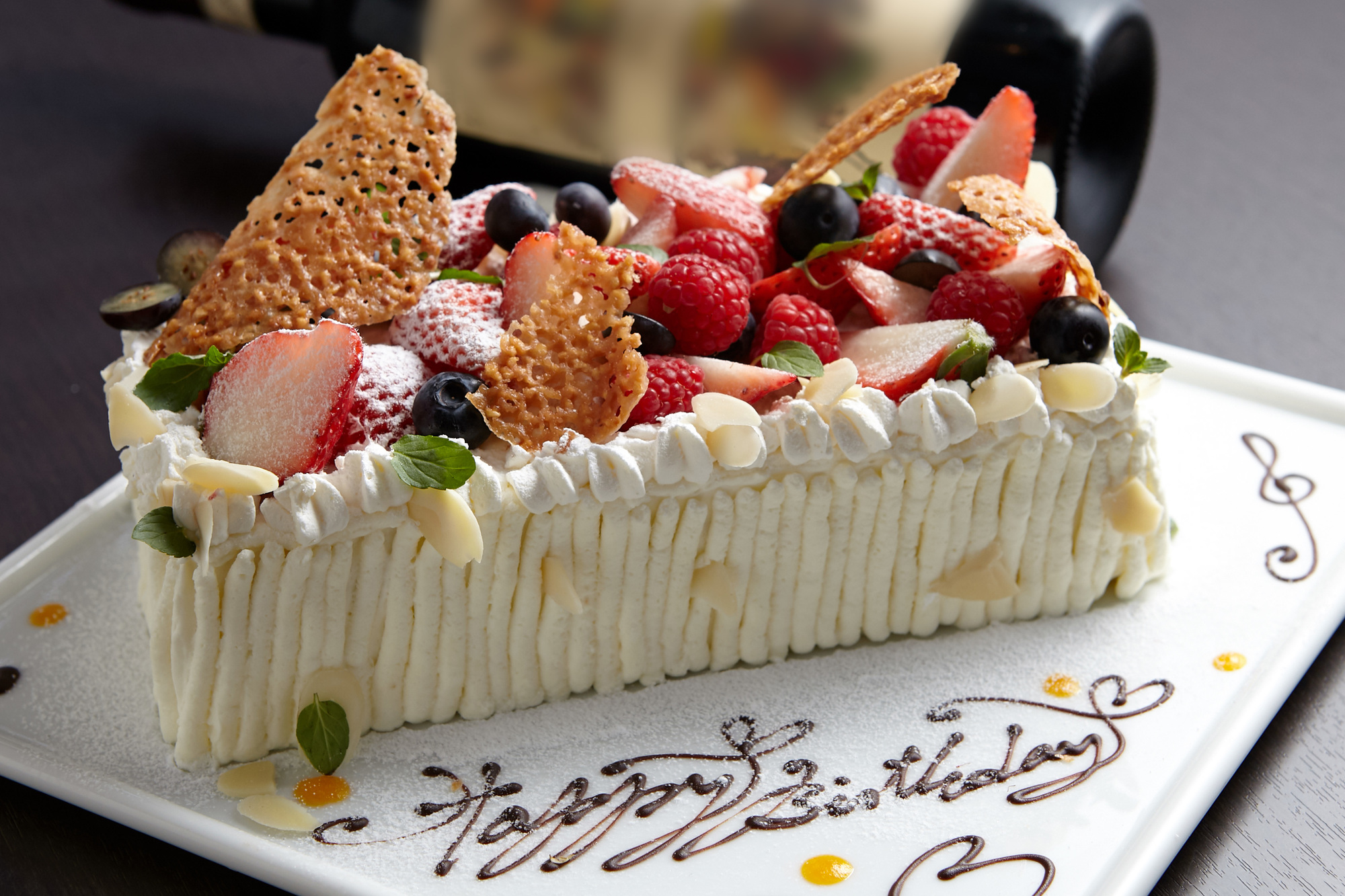 おしゃれなデコレーションケーキレシピ8選!誕生日やイベントに♪ - macaroni