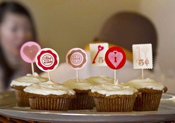 簡単かわいい！バレンタイン向けデコカップケーキの作り方おうちごはん