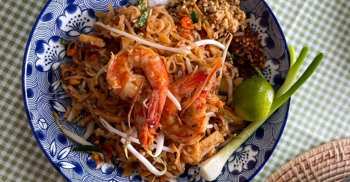 タイ料理の定番「パッタイ」の専門店が新宿に誕生! その実力とは? – 食楽web