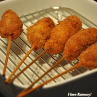 週末に串揚げパーティはいかがですか? 面倒な衣付けも!シーズニングボトルでバッター液を作ればとっても簡単です😊 そして!串揚げソースも、シーズニングボトルがピッタリなんですよ☝️家族なら2度付け禁止とは言わずにたっぷり付けちゃって下さい😆 お店みたいで