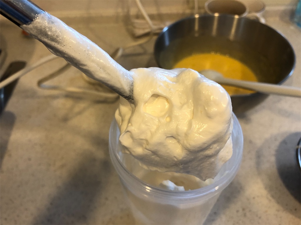 職人の技みたいじゃん !ダイソーの「メレンゲメーカー」モッコモコにつくれちゃう