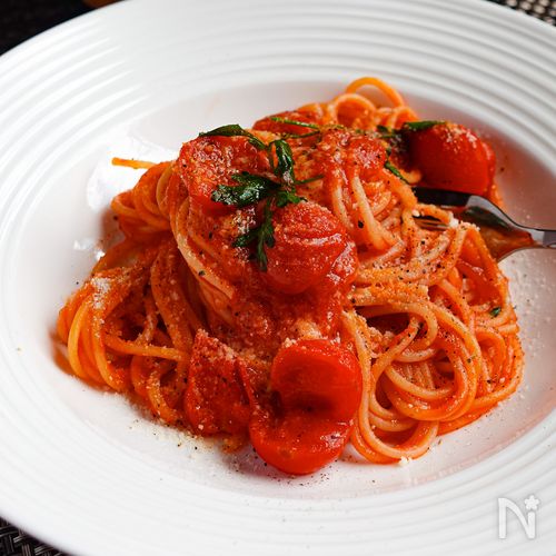 フライパン1つ 簡単トマトとツナのワンパン絶品パスタ