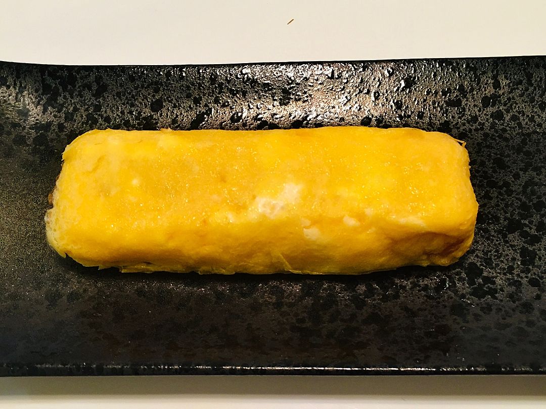 卵だけで驚くほど旨い😋 「厚焼き玉子巻き寿司」1本分・卵 3個 ・砂糖 小さじ2 ・みりん 小さじ2 ・醤油 小さじ1 ・塩 少々 ・酢大さじ1 ・砂糖 大さじ1 2 ・塩 小さじ1 4 ・温かいご飯 1 2合分 160gほど・板海苔 1枚 ※２本作りたい場合は全て倍量にして作って