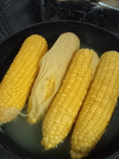鍋より簡単 フライパンでゆでとうもろこし