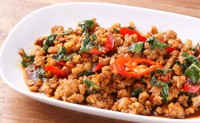 ご飯のお供に絶品！ガパオ炒めenjoy料理研究家 あやが投稿したフォトブックLemon8