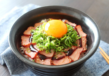 焼き豚のタレ 黄金比は？簡単＆人気のアレンジ・リメイクレシピ紹介！食・料理オリーブオイルをひとまわし