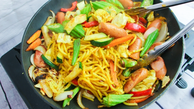 きょうの料理 和田明日香「夏野菜カレー焼きそば～ほったらかして夏～」明日香と飯尾の頼れる麺レシピ 2023年8月2日Daily Cookbook