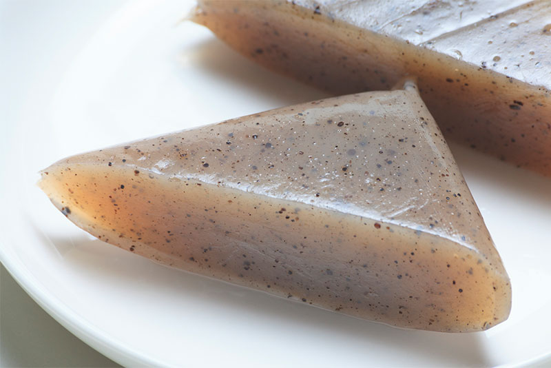 reriyu_cooking 冷凍こんにゃくを使って作ったしょうが焼きは｢まずい｣と言われてしまいました。フォロワーさんから唐揚げがいいのではというアドバイスを頂いたので作ってみたら美味しかったです。もうひとつ、細かくしてひき肉の代わりに麻婆豆腐に入れたら、コリコリ食