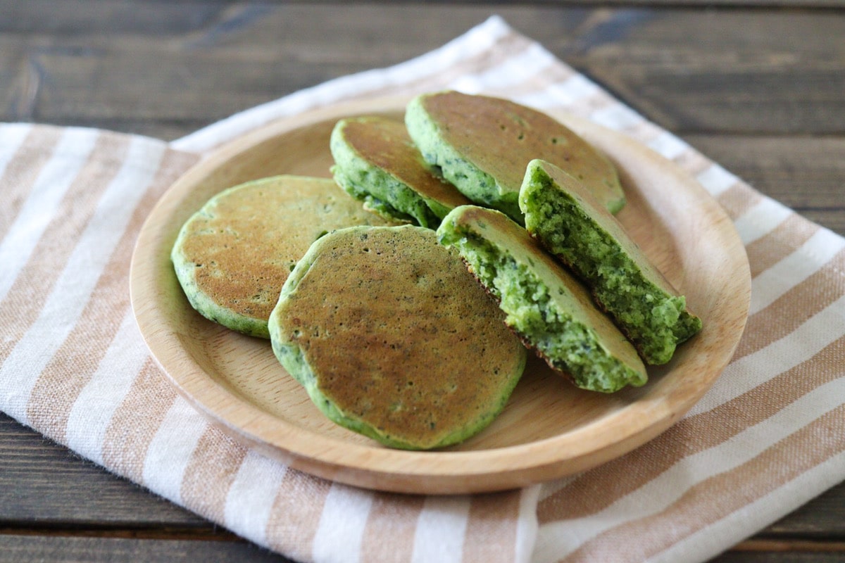 砂糖も卵もなし！米粉とバナナのもちふわパンケーキ