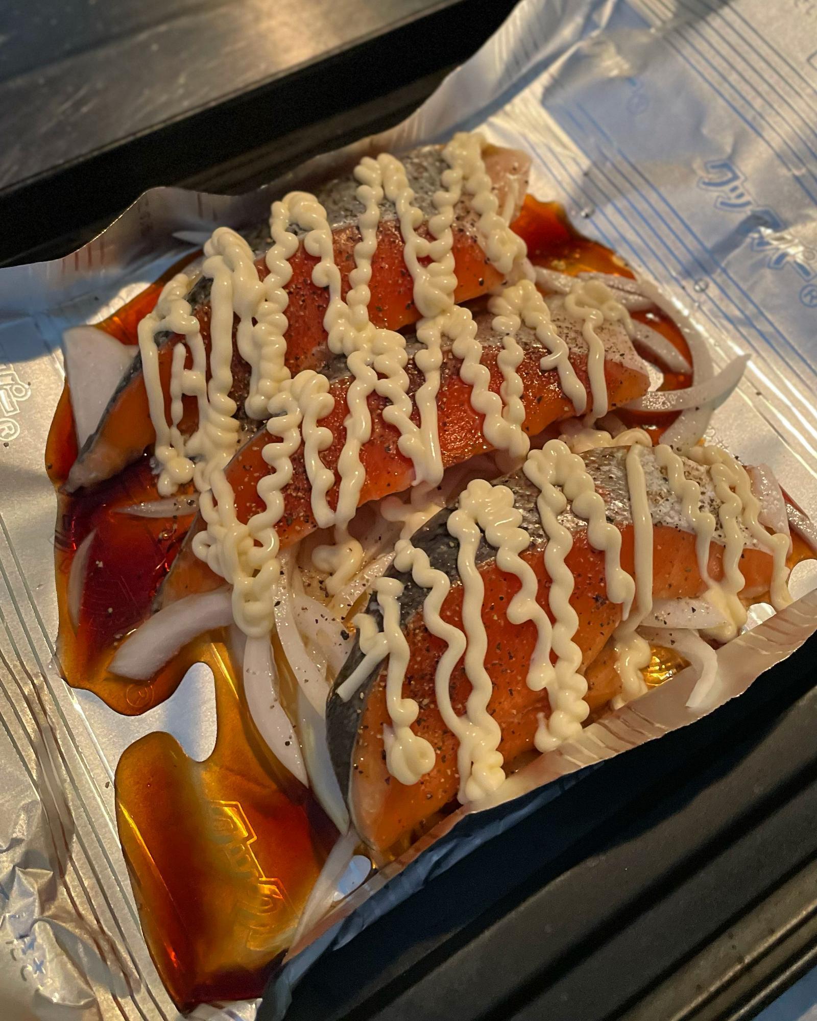 コク深い味わいがやみつき！ 鮭の味噌マヨホイル焼き