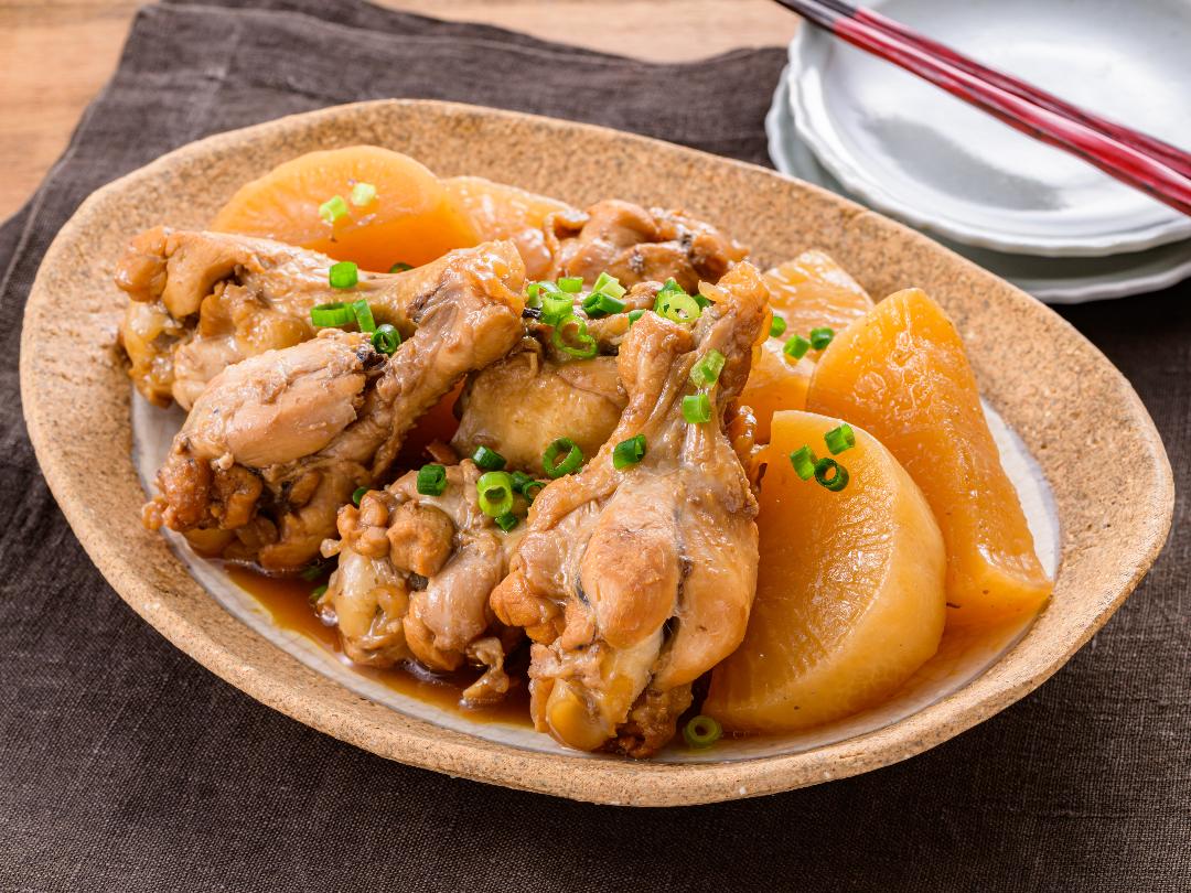 だし汁じゅわ〜！厚揚げと大根の煮物