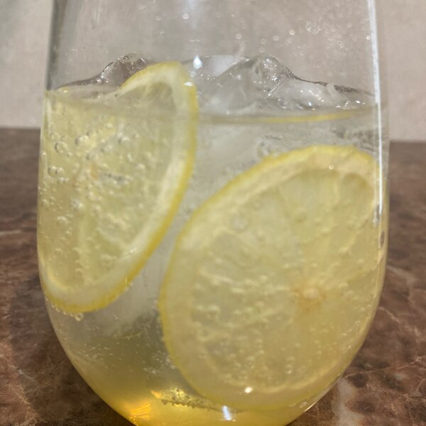 簡単!冷凍レモンの作り方と最高にうまい冷凍レモンサワー&ドリンクレシピ3選 - dressing ドレッシング