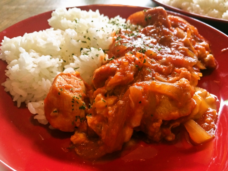 生トマトが高いからトマト缶で肉豆腐風「豚トマ豆腐丼」白メシがすすむ丼ものレシピ 筋肉料理人- メシ通ホットペッパーグルメ