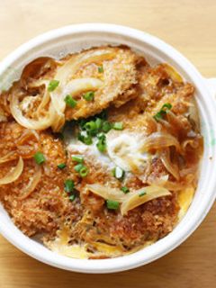 佐渡天然ブリカツ丼の魅力とおすすめのスポットまっぷるウェブ