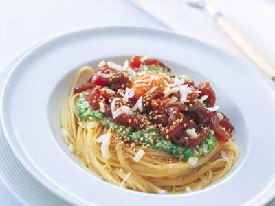 鰹のタタキとバルサミコが相性抜群の冷製パスタ