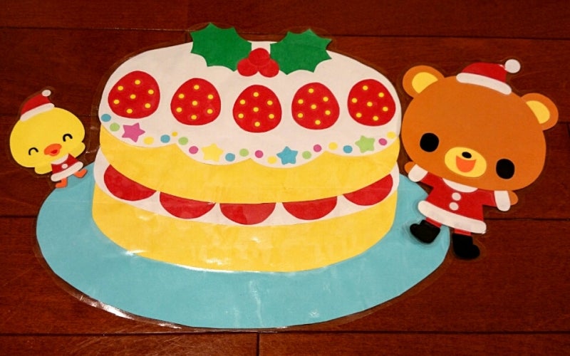 無料ダウンロード型紙で「クリスマスケーキ」の壁面飾りを作ってみた！保育園 幼稚園 介護施設 壁面装飾 製作 冬 12月壁面飾り型紙工房