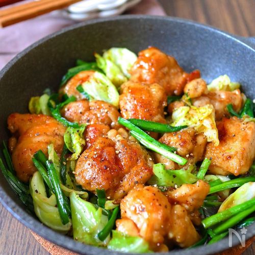 ごはんがすすむ！チキンとキャベツのガーリック炒め