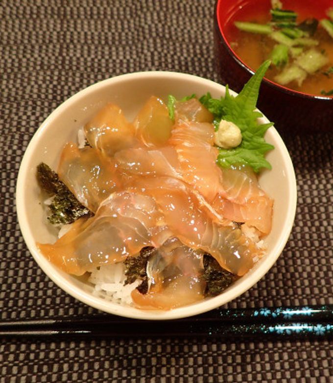 ヒラメ”メニューは一旦終了！ ヒラメのしゃぶしゃぶ漬け丼炙りえんがわ を堪能 - 只今、お料理勉強中