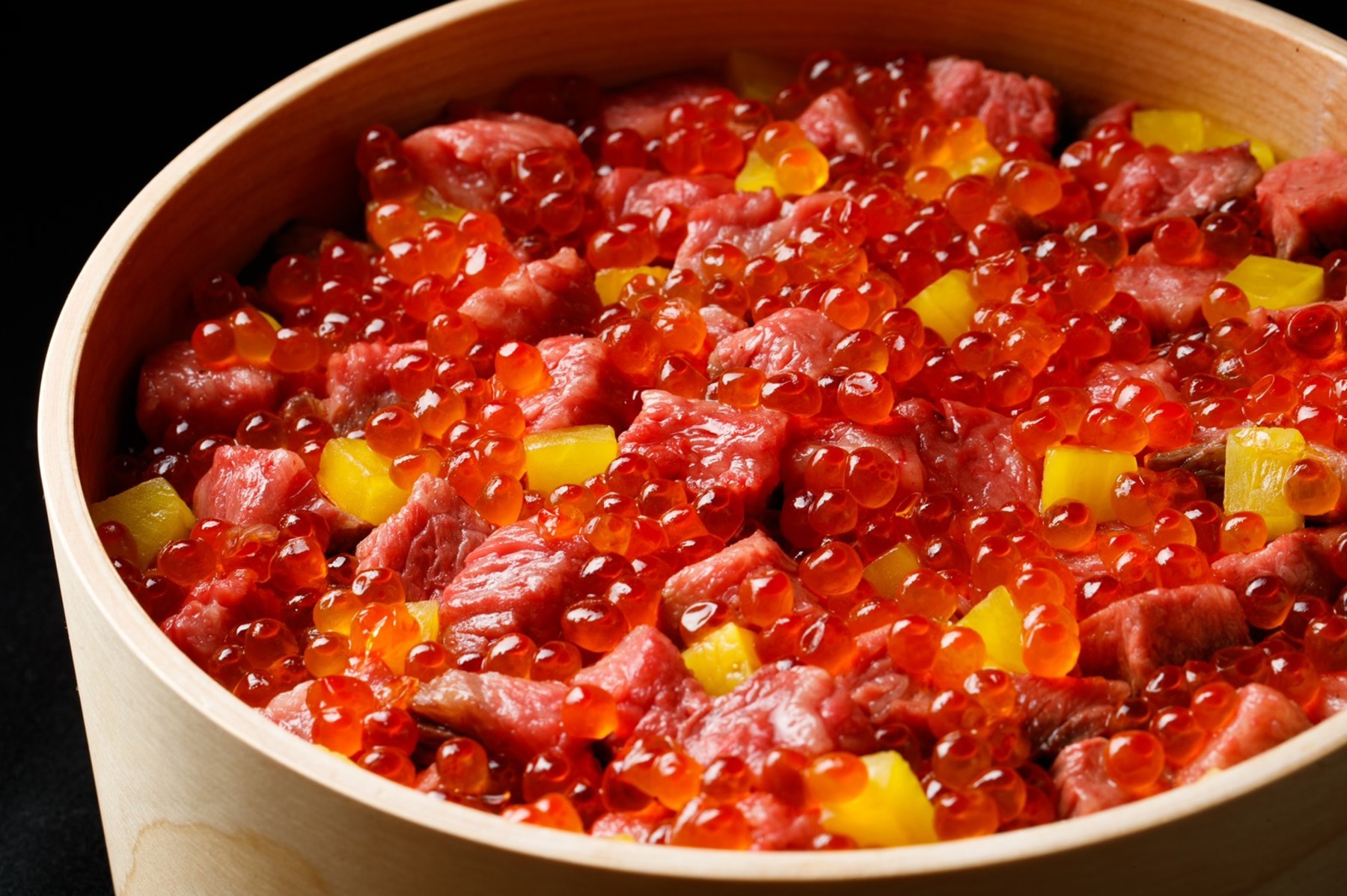 希少な国産生本鮪に特化した ばらちらしと京ばんざい 鮪花壇 が大丸東京店12FにOPEN!宝石箱のように美しいばらちらしと、京都で受け継がれる京ばんざいをしっとり愉しむ。株式会社ビー・ワイ・オーのプレスリリース